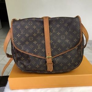 Louis Vuitton Monogram Saumur 35 Messenger Bag